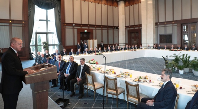 Cumhurbaşkanı Erdoğan bazı kanaat önderleriyle görüştü Cumhurbaşkanı Erdoğan bazı kanaat önderleriyle görüştü