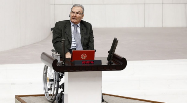 Deniz Baykal Meclis'te yemin etti Deniz Baykal Meclis'te yemin etti