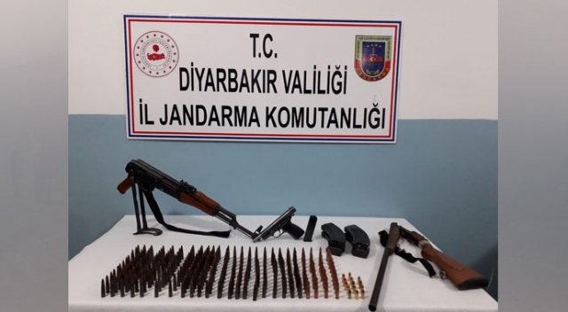Diyarbakır’da silah kaçakçılarına operasyon: 2 gözaltı Diyarbakır’da silah kaçakçılarına operasyon: 2 gözaltı