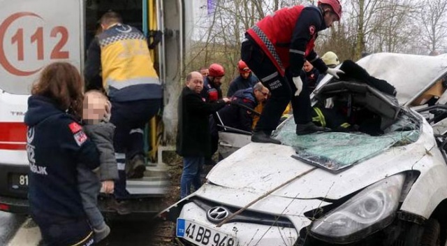 Düzce’de çok acı kaza! Anne baba öldü, 3 yaşındaki çocukları yaralı…