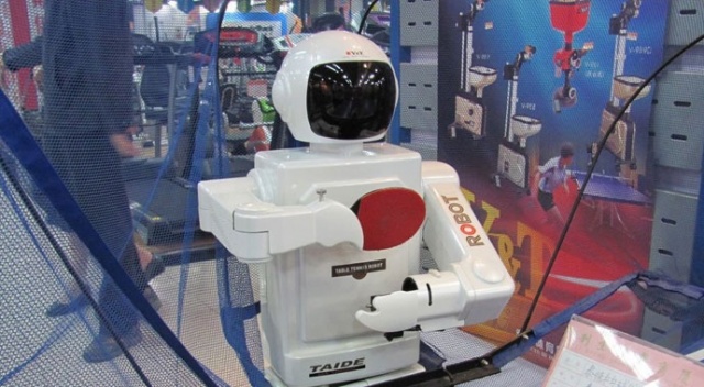 Ev ödevi yapan robot Çin'i karıştırdı Ev ödevi yapan robot Çin'i karıştırdı