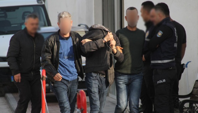 Firari hükümlü, polis baskınında kaçarken yakalandı Firari hükümlü, polis baskınında kaçarken yakalandı