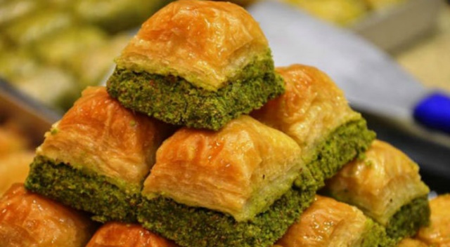 Fıstık bollaşınca baklava ucuzladı Fıstık bollaşınca baklava ucuzladı