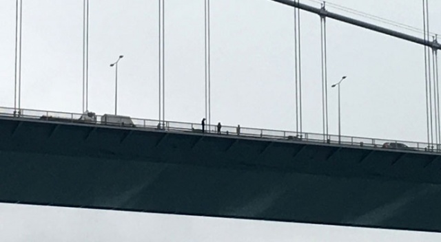 FSM’de intihar teşebbüsü trafiği kilitledi FSM’de intihar teşebbüsü trafiği kilitledi