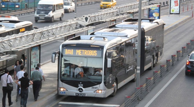 Haramidere’de metrobüs kazası