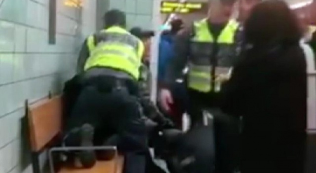 İsveç&#039;te hamile siyahi kadına metro görevlilerinden şiddet