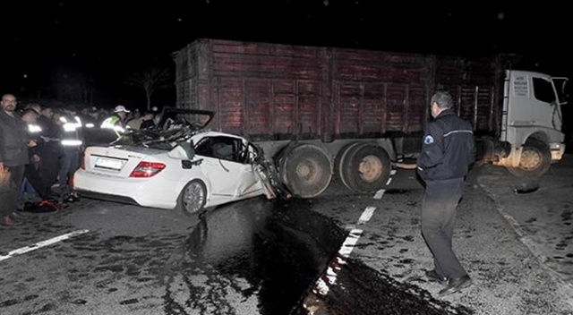 İzmir'de çok feci kaza! Aracın hız göstergesi takıldı İzmir'de çok feci kaza! Aracın hız göstergesi takıldı