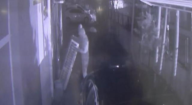 Kadıköy&#039;de maskeli hırsız alarmı