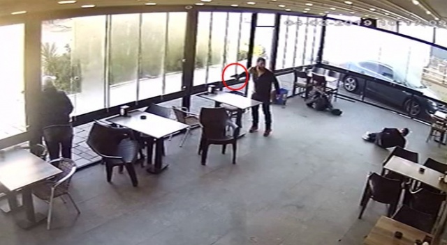 Kafede silahıyla dehşet saçtı: 4 yaralı Kafede silahıyla dehşet saçtı: 4 yaralı