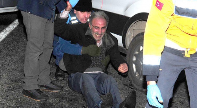 Kazada ölen kızının başında gözyaşı döktü Kazada ölen kızının başında gözyaşı döktü