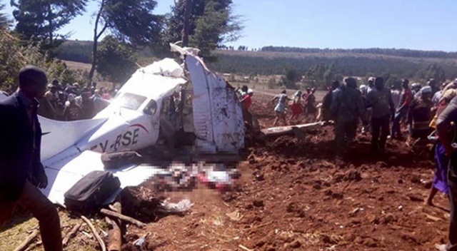 Kenya'da uçak düştü: 5 ölü Kenya'da uçak düştü: 5 ölü