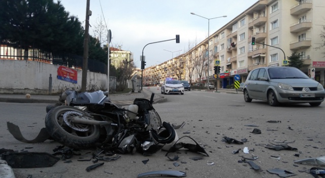 Korkutan kaza: Motosiklet sürücüsü ölümden döndü...