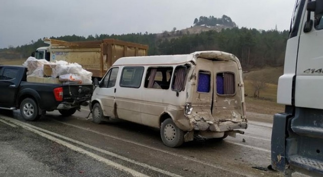 Kütahya'da zincirleme trafik kazası: 2 yaralı