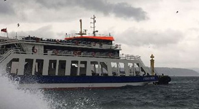 Kuzey Ege'de deniz ulaşımına fırtına engeli