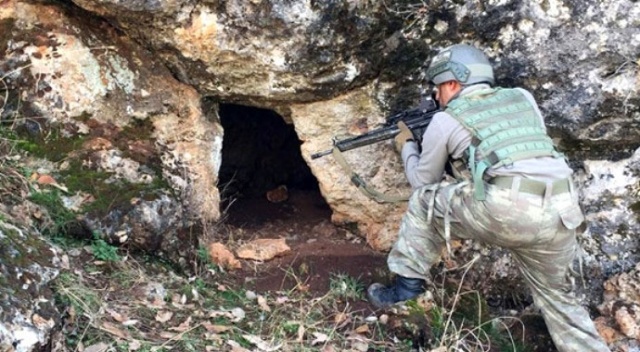 Mardin’de teröristlerin inlerine girildi