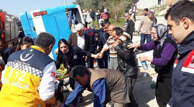 Mersin'de tarım işçilerini taşıyan midibüs devrildi: Ölü ve yaralılar var