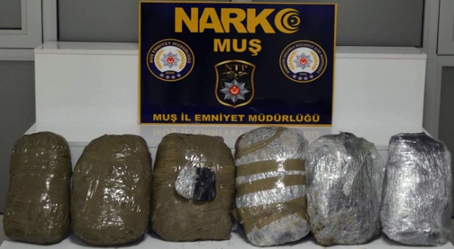 Muş’ta 10 kilo esrar ele geçirildi Muş’ta 10 kilo esrar ele geçirildi