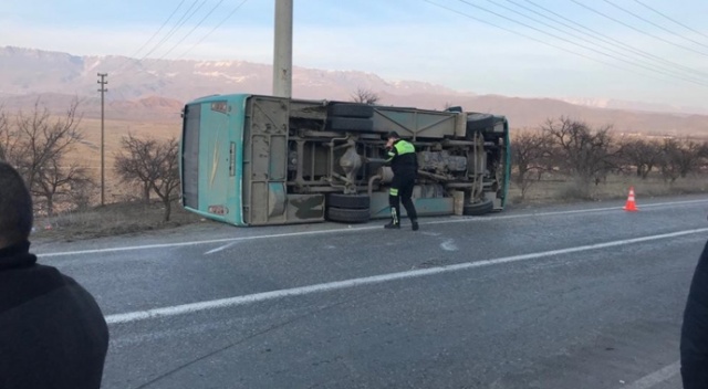 Öğrenci servisi kaza yaptı: 3’ü ağır 17 yaralı Öğrenci servisi kaza yaptı: 3’ü ağır 17 yaralı