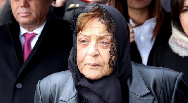 Rauf Denktaş'ın eşi Aydın Denktaş hayatını kaybetti Rauf Denktaş'ın eşi Aydın Denktaş hayatını kaybetti