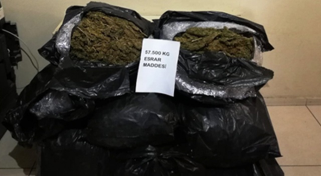 Şanlıurfa'da 57 kilo 500 gram esrar ele geçirildi Şanlıurfa'da 57 kilo 500 gram esrar ele geçirildi