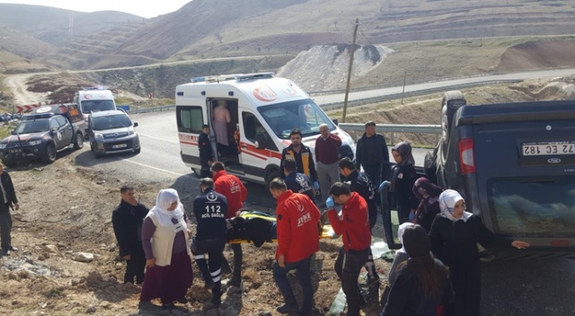 Siirt&#039;te otomobil takla attı: 5 yaralı