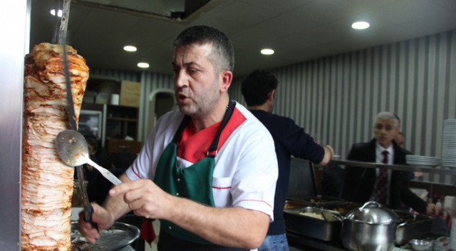 Sipariş ettiği gıda kolisinden 300 bin TL çıktı Sipariş ettiği gıda kolisinden 300 bin TL çıktı