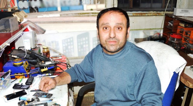 Şişen cep telefonu bataryası bomba gibi patladı Şişen cep telefonu bataryası bomba gibi patladı