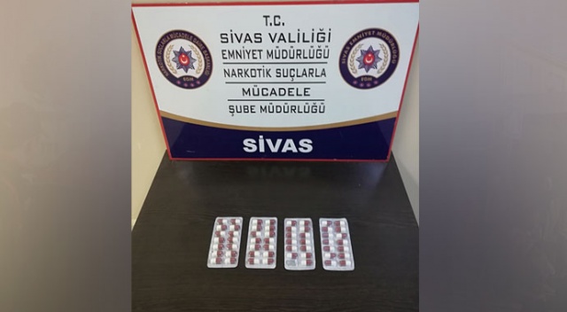 Sivas'ta sokak satıcılarına operasyon Sivas'ta sokak satıcılarına operasyon