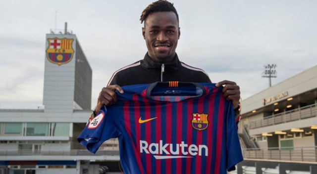 Süper Lig'in kapısından döndü, Barcelona'ya imzayı attı! Süper Lig'in kapısından döndü, Barcelona'ya imzayı attı!