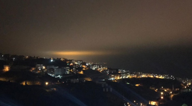 Trabzon’da dün gece bu esrarengiz ışığı görenler cep telefonlarına sarıldı