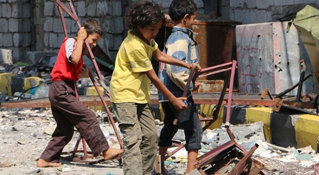 Yemen&#039;de 1,2 milyon çocuk çatışma bölgelerinde yaşıyor