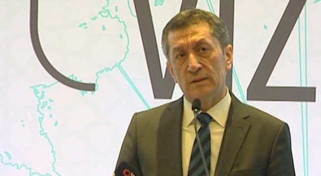 'Bugün yazılı bir destanı dinleme günü' 'Bugün yazılı bir destanı dinleme günü'