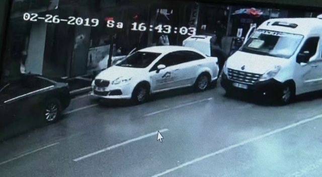 40 bin lirayı çaldı yakalanınca teslim etti gazetecilere "buldum" dedi 40 bin lirayı çaldı yakalanınca teslim etti gazetecilere "buldum" dedi