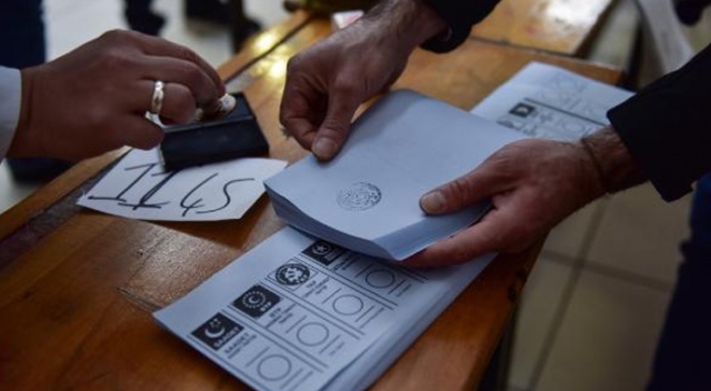 Abdullah Gül'ün sandığından Binali Yıldırım çıktı Abdullah Gül'ün sandığından Binali Yıldırım çıktı