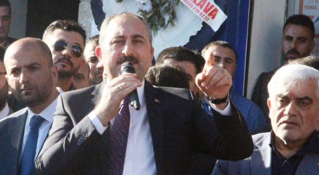 Adalet Bakanı Gül: '82 milyonu kimse tehdit edemez' Adalet Bakanı Gül: '82 milyonu kimse tehdit edemez'