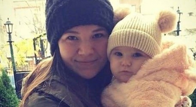 Akrabasının üzerine düştüğü 11 aylık bebek öldü Akrabasının üzerine düştüğü 11 aylık bebek öldü