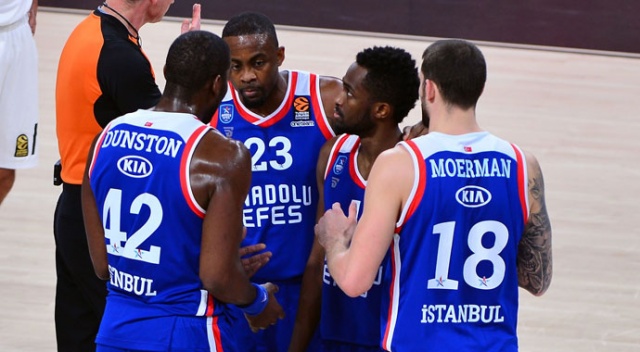 Anadolu Efes, İspanya deplasmanında