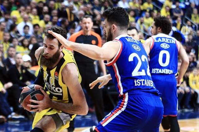 Avrupa'daki Türk derbisini Fenerbahçe kazandı