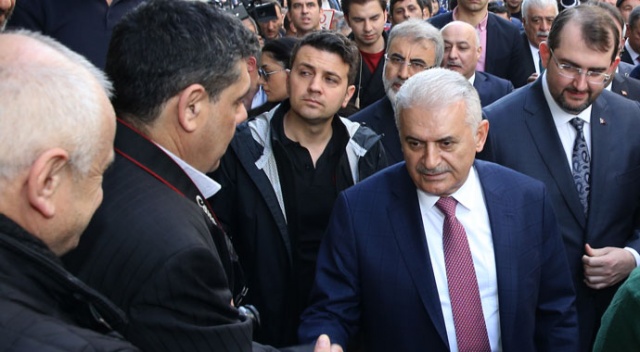 Binali Yıldırım: Etnik kimliğinizle gurur duyun Binali Yıldırım: Etnik kimliğinizle gurur duyun