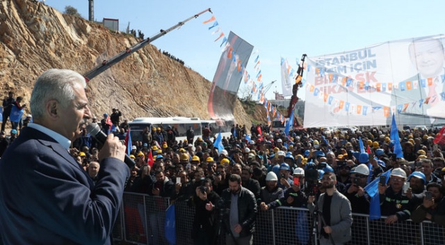 Binali Yıldırım tersane işçileriyle buluştu