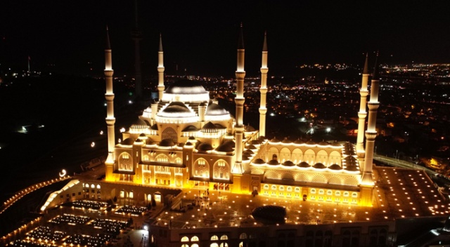 Çamlıca camii'nde ilk ezan okundu Çamlıca camii'nde ilk ezan okundu
