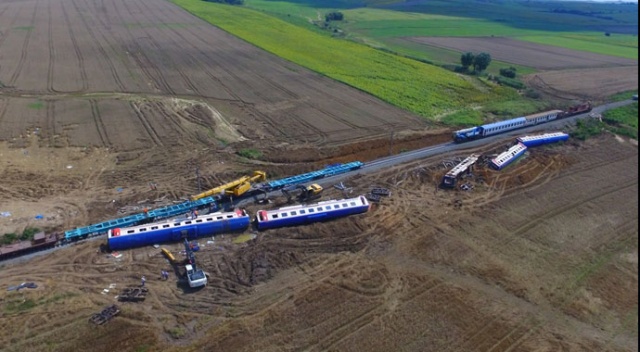 Çorlu'daki tren kazasıyla ilgili iddianame kabul edildi Çorlu'daki tren kazasıyla ilgili iddianame kabul edildi