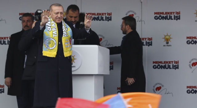 Cumhurbaşkanı Erdoğan o şiiri aynı meydanda tekrar okudu!
