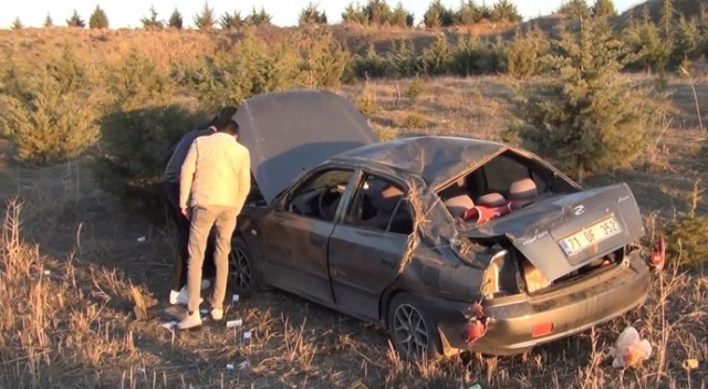 Defalarca takla atan araçtan sağ çıktı Defalarca takla atan araçtan sağ çıktı