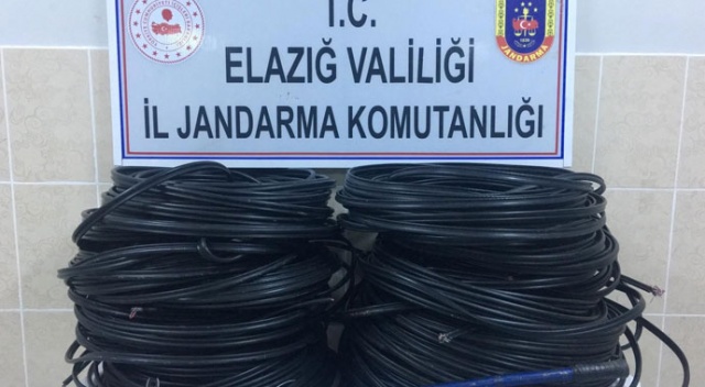 Elazığ’da kablo çalan 2 şüpheli suçüstü yakalandı Elazığ’da kablo çalan 2 şüpheli suçüstü yakalandı