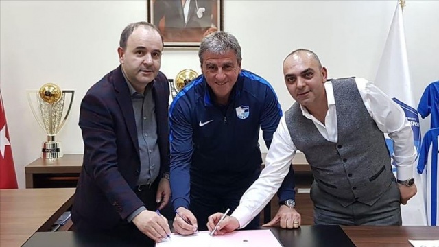 Erzurumspor'da teknik direktör Hamzaoğlu ile sözleşme imzalandı Erzurumspor'da teknik direktör Hamzaoğlu ile sözleşme imzalandı