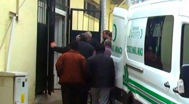 Eşini boğarak öldürdü, başında ağlarken bulundu Eşini boğarak öldürdü, başında ağlarken bulundu