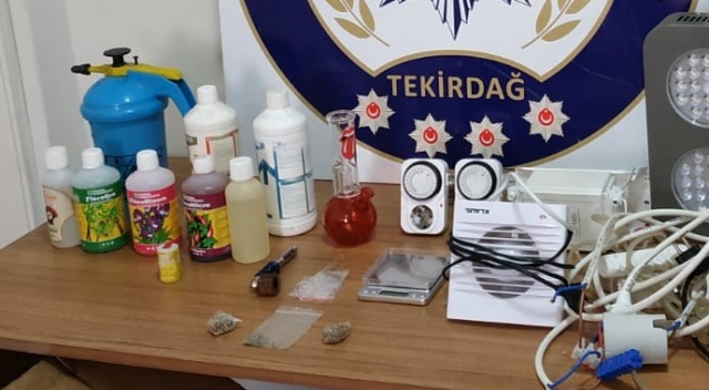 Evdeki şok görüntü polis baskınıyla ortaya çıktı Evdeki şok görüntü polis baskınıyla ortaya çıktı