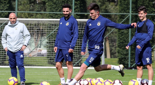Fenerbahçe’de Ankaragücü maçı hazırlıkları sürüyor Fenerbahçe’de Ankaragücü maçı hazırlıkları sürüyor