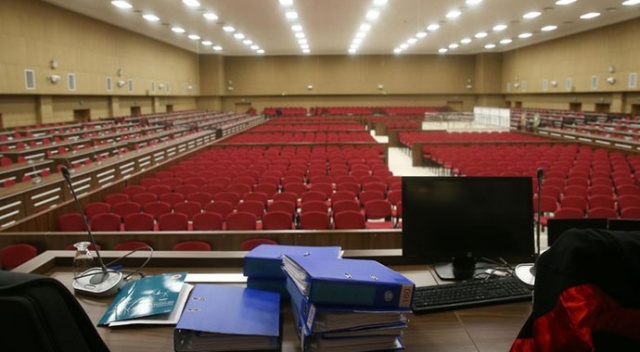 FETÖ takım elbisede 'renk talimatı' bile vermiş! FETÖ takım elbisede 'renk talimatı' bile vermiş!